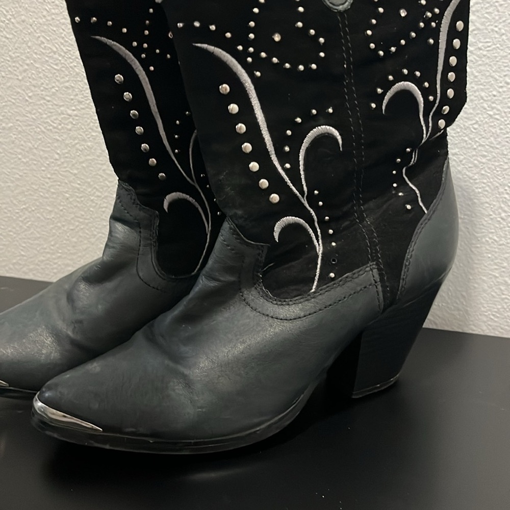 DINGO Fashion Ava Rivet Studded Leather Boots size 7 - Picture 5 of 9